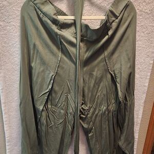 Maurices Sage Green Capri Pants